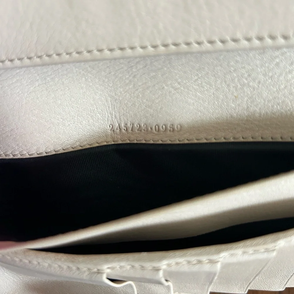 Gucci Pink Monogram Lovely Heart Wallet with Heart Detail - Picture 7 of 13